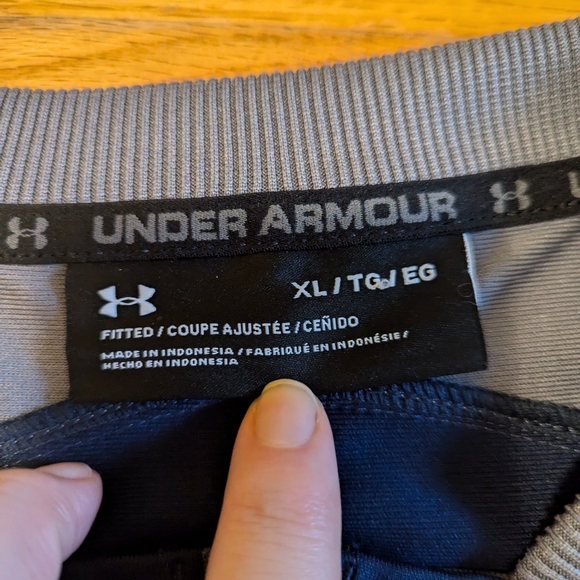 Women's Underarmour zip up lightweight sweater jacket size XL - Picture 2 of 4